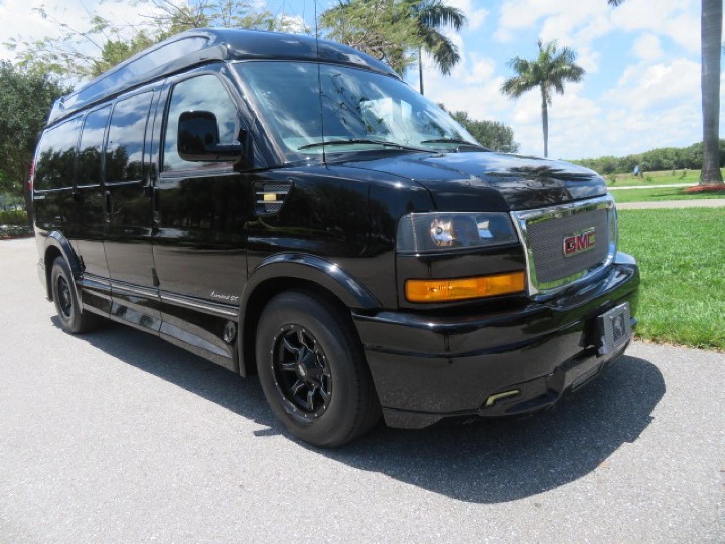 2018 Black /Red GMC Savana G2500 Cargo (1GTW7AFG9J1) with an 6.0L V8 OHV 16V FFV engine, 6A transmission, located at 4301 Oak Circle #19, Boca Raton, FL, 33431, (954) 561-2499, 26.388861, -80.084038 - Photo#5